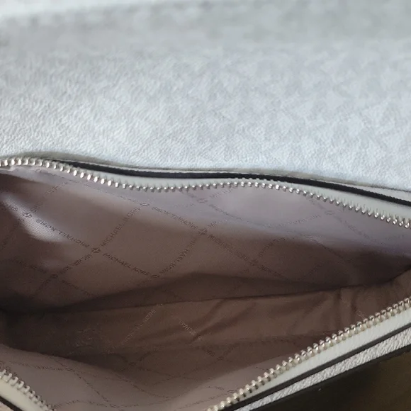 Michael Kors White Leather Backpack Minimalist Design - Picture 3 of 13